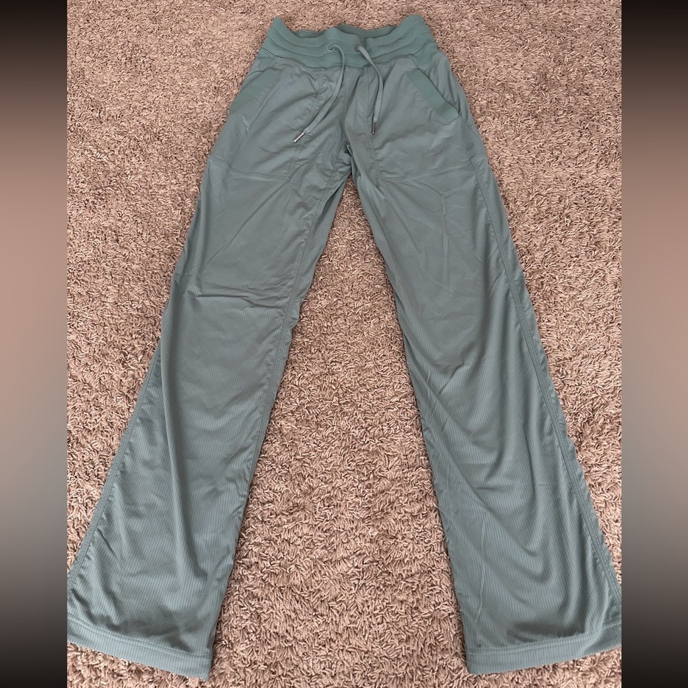 Size 2 Lululemon Dance Studio Mid-Rise Pant Regular